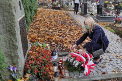 Odwiedziny cmentarzy i mogił w województwie śląskim z okazji Wszystkich Świętych /fot. ŚUW/