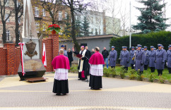 Odsłonięcie pomnika poświęconego funkcjonariuszom służb mundurowych oraz urzędnikom państwowym i samorządowym w Sosnowcu.