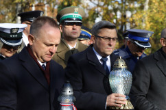 Fotogaleria z odwiedzin cmentarzy i mogił w przededniu Wszystkich Świętych/fot. I. Matuszewska