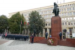 Uroczystość nadania sztandaru Izbie Administracji Skarbowej w Katowicach /fot. A. Księżnik/