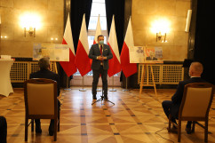 Przemówienie marszałka województwa śląskiego Jakuba Chełstowskiego./fot. A. Herz/