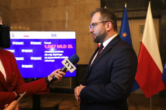 Minister Grzegorz Puda udziela wywiadu