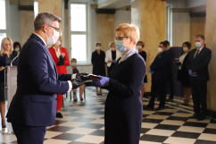 Wręczenie odznaczeń państwowym pracownikom służby zdrowia /fot. A. Księżnik/