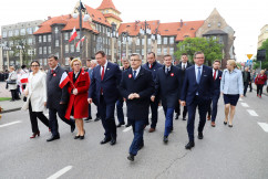 Zdjęcia z wojewódzkich obchodów Święta Narodowego Trzeciego Maja, 98. rocznicy wybuchu III powstania śląskiego oraz 90. urodzin gmachu ŚUW /fot. A. Karendał, A. Księżnik/