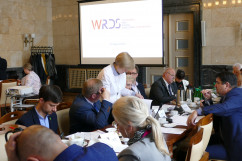 Fotogaleria składająca się ze zdjęć z posiedzenia Wojewódzkiej Rady Dialogu Społecznego w Katowicach pod przewodnictwem wojewody Jarosława Wieczorka (fot. B. Szwedowski)