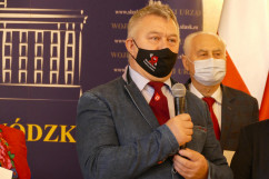 Ogłoszenie wyników konkursu na najaktywniejszego seniora i najaktywniejszą seniorkę w województwie - przemówienie jednego z laureatów /fot. A. Księżnik/
