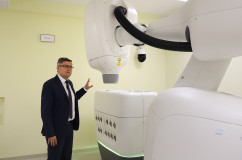 Otwarcie Centrum Radiochirurgii Nowotworów w Zakładzie Radioterapii gliwickiego Centrum Onkologii.