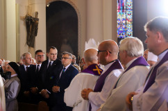 Galeria zdjęć z ostatniego pożegnania śp. abpa Szczepana Wesołego /fot. A. Karendał/