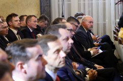 Galeria zdjęć z prezentacji Programu dla Śląska  oraz podpisania umowy w ramach programu Mieszkanie Plus w Śląskim Urzędzie Wojewódzkim /fot. A. Karendał/