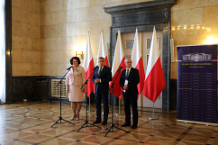 Galeria zdjęć z briefingu prasowego dot. odbudowy linii kolejowej nr 182 z Tarnowskich Gór do Zawiercia /fot. A. Księżnik/