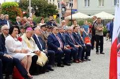 Galeria zdjęć z obchodów powstania NSZZ „Solidarność” oraz rocznicy pierwszego na Górnym Śląsku strajku w fabryce „Fazos” w Tarnowskich Górach /fot. A. Karendał/