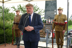 Obchody 75. rocznicy śmierci kpt. Stanisława Lisieckiego „Jaguara” - przemówienie wicewojewody Roberta Magdziarza /fot. A. Księżnik/