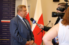 Galeria zdjęć z briefingu prasowego nt. dofinansowania lokalnej infrastruktury drogowej /fot. A. Karendał/