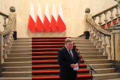 Wicewojewoda śląski Robert Magdziarz przemawia podczas uroczystości w Westybulu/fot. I. Matuszewska