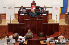Galeria ze zdjęciami z wyjazdowego posiedzenia Komisji Sejmowej ds. Unii Europejskiej, a także konferencji prasowej podsumowującej obrady.  W wydarzeniu uczestniczył wojewoda Jarosław Wieczorek /fot. A. Karendał/