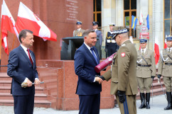 Zdjęcia z centralnych obchodów Święta Wojska Polskiego i 100. rocznicy wybuchu Powstań Śląskich w Katowicach /fot. Anna Karendał/
