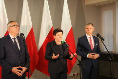 Galeria zdjęć z konferencji prasowej i spotkania z seniorami z udziałem wicepremier Beaty Szydło w Bielsku-Białej /fot. D. Kotlarz/