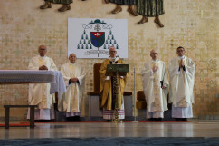 Obchody 41. rocznicy podpisania Porozumienia Jastrzębskiego - arcybiskup Wiktor Skworc wraz z duchowieństwem podczas odprawiania mszy świętej /fot. A. Księżnik/