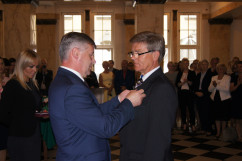 Fotogaleria z uroczystości wręczenia odznaczeń w Westybulu Śląskiego Urzędu Wojewódzkiego w Katowicach / zdjęcia: I. Matuszewska