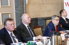 Fotogaleria składająca się z kilku zdjęć z posiedzenia plenarnego Wojewódzkiej Rady Dialogu Społecznego/fot. A. Kucharzewska