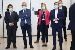 Wizyta premiera Mateusza Morawieckiego w firmie AIUT w Gliwicach /fot. A. Księżnik/