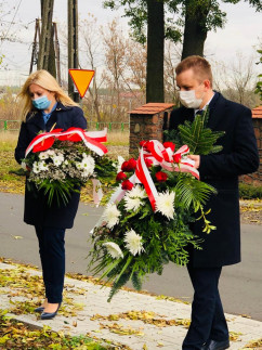 Odwiedziny cmentarzy i mogił w województwie śląskim z okazji Wszystkich Świętych /fot. ŚUW/