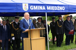 Uroczystości z okazji 82. rocznicy wybuchu II wojny światowej w Mokrej - przemówienie Wójta Gminy Miedźno /fot. B. Półrolnik/