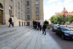 Galeria zdjęć z uroczystości podpisania umowy o współprowadzenie Teatru Dzieci Zagłębia oraz wizyty wicepremiera Glińskiego w ŚUW /fot. A. Karendał/