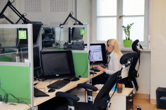 Galeria zdjęć z konferencji z okazji urodzin numeru alarmowego 112 z udziałem wojewody śląskiego Jarosława Wieczorka /fot. Anna Karendał/