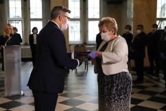 Wręczenie odznaczeń państwowym pracownikom służby zdrowia /fot. A. Księżnik/