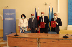 Podpisanie umów w ramach RFRD w Starostwie Powiatowym w Gliwicach /fot. A. Księżnik/