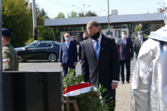 Prezydent RP Andrzej Duda składa wieniec podczas obchodów 41. rocznicy zawarcia Porozumienia Katowickiego/ fot. A. Kucharzewska