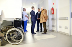 Galeria zdjęć ze spotkania z pierwszym noworodkiem 2019 roku w Śląskiem /fot. A. Karendał/
