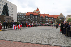 Uczestnicy uroczystych obchodów/foto:ŚUW