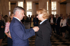 Fotogaleria z uroczystości wręczenia odznaczeń w Westybulu Śląskiego Urzędu Wojewódzkiego w Katowicach / zdjęcia: I. Matuszewska