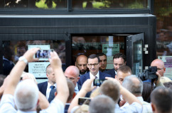 Zdjęcia z wizyty premiera Mateusza Morawieckiego w województwie śląskim - na Jasnej Górze, w CSRG w Bytomiu oraz w Katowicach /fot. A. Kucharzewska, A. Karendał/