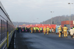 Uchodźcy z Ukrainy wsiadają do pociągu/fot. A. Kucharzewska