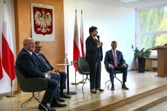 Galeria zdjęć z konferencji prasowej i spotkania z seniorami z udziałem wicepremier Beaty Szydło w Bielsku-Białej /fot. D. Kotlarz/