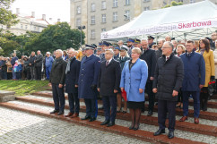 Uroczystość nadania sztandaru Izbie Administracji Skarbowej w Katowicach /fot. A. Księżnik/