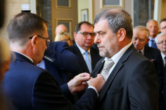 Galeria ze zdjęciami  z uroczystości z okazji  Śląskiego Dnia Budowlanych, podczas której wręczono  odznaczenia i medale /fot. K. Kamasiński/