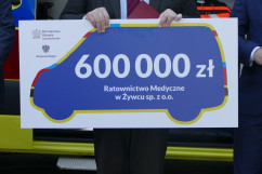 Przekazanie środków na ambulans