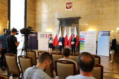Galeria zdjęć z briefingu prasowego oraz spotkania nt. rządowego programu 