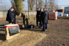 Uroczystość podpisania aktu erekcyjnego oraz wmurowania kamienia węgielnego pod budowę strażnicy Komendy Miejskiej Państwowej Straży Pożarnej w Bytomiu.