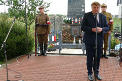 Obchody 75. rocznicy śmierci kpt. Stanisława Lisieckiego „Jaguara” - przemówienie wicewojewody Roberta Magdziarza /fot. A. Księżnik/