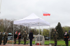 Galeria składająca się z kilkunastu zdjęć z wizyty na Śląsku premiera Mateusza Morawieckiego z okazji uroczystości upamiętniających 100. rocznicę III Powstania Śląskiego/fot. I. Matuszewska