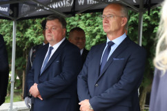 Uroczystości pogrzebowe śp. żołnierzy Franciszka Skrobola oraz Józefa Wawrzyńczyka - uczestnicy uroczystości /fot. A. Księżnik/