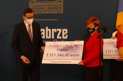 Wręczenie czeków w ramach programu 