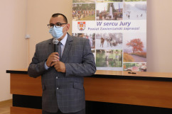 Uroczystość podpisania umów na realizację inwestycji w ramach Rządowego Funduszu Rozwoju Dróg oraz programu Senior+ /fot. A. Księżnik/
