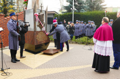 Odsłonięcie pomnika poświęconego funkcjonariuszom służb mundurowych oraz urzędnikom państwowym i samorządowym w Sosnowcu.
