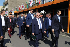 Obchody 41. rocznicy podpisania Porozumienia Jastrzębskiego - uczestnicy obchodów w drodze pod pomnik /fot. A. Księżnik/